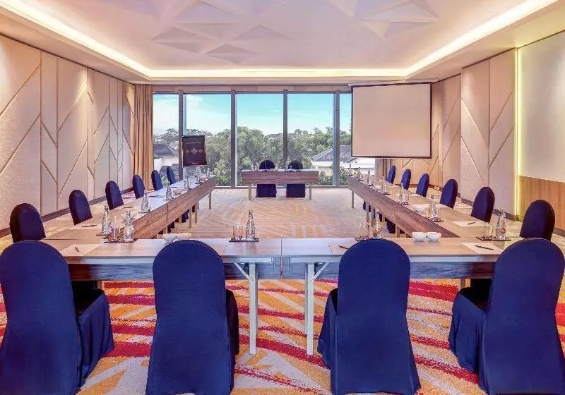 هتل Grand Mercure Malang