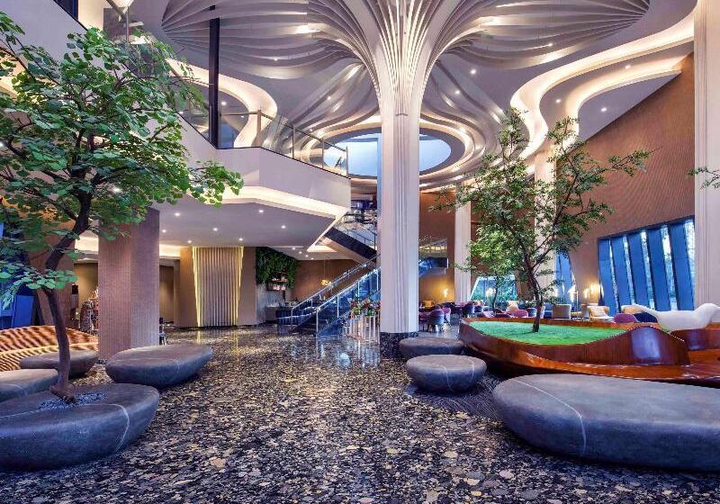 בית מלון כפרי Grand Mercure Malang