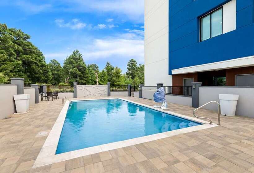 هتل Hampton Inn Longview