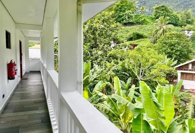 هتل Hilltop Boutique