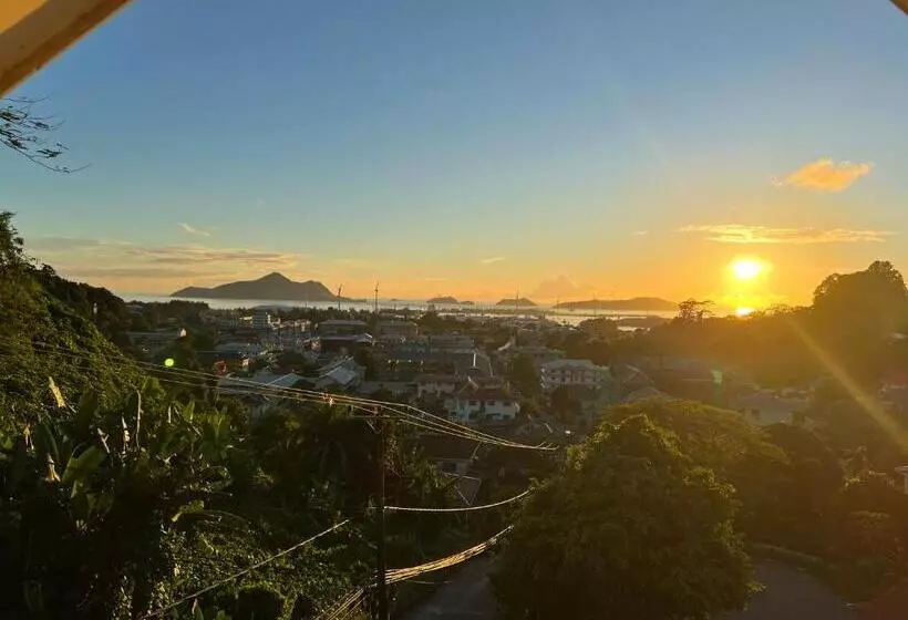 هتل Hilltop Boutique