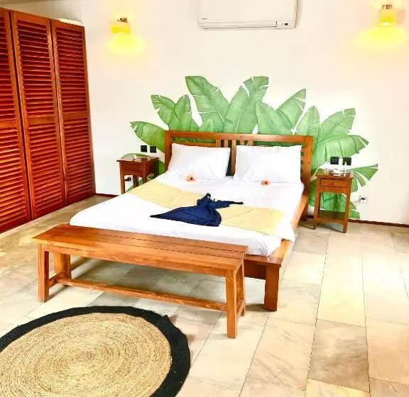 هتل Hilltop Boutique