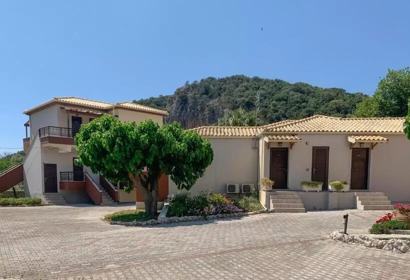 Hotelli Riviera Perdika