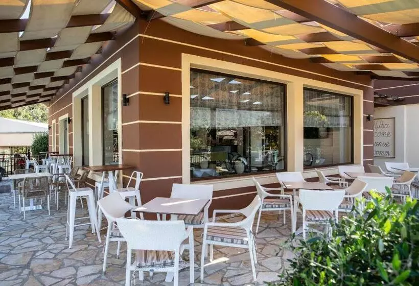 Hotelli Riviera Perdika