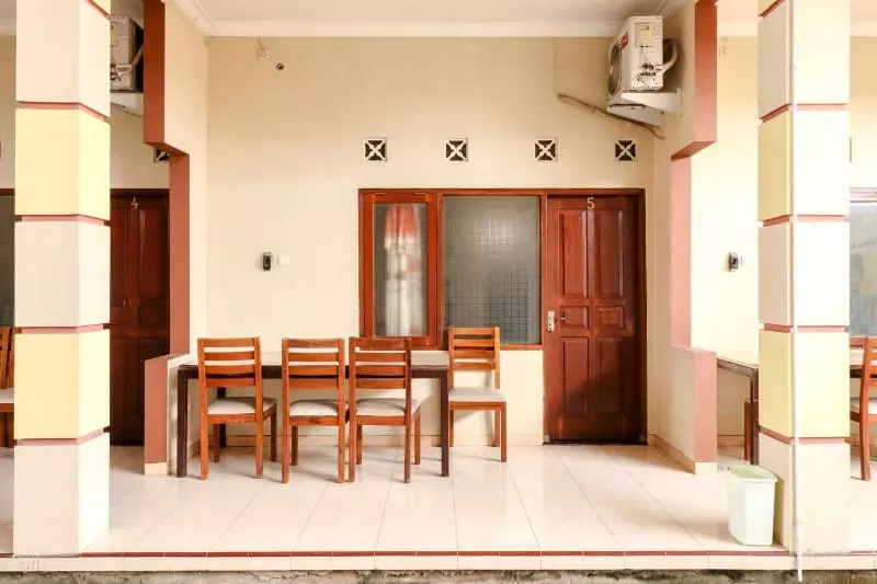 Hotelli The Joglo Family