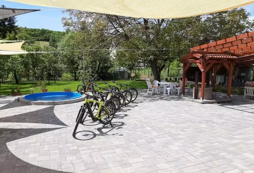 Majatalo E Tekergők Háza