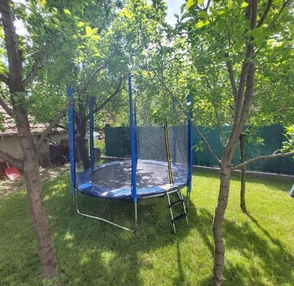 פנסיון E Tekergők Háza