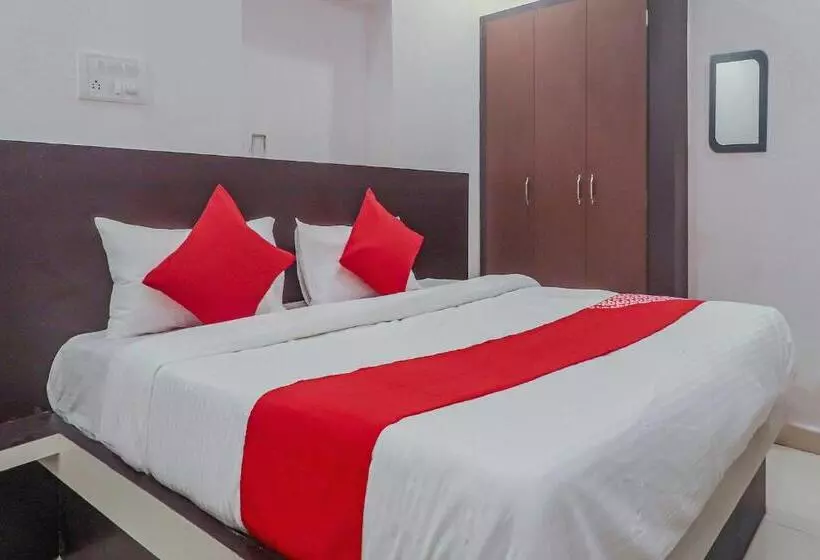 Hotelli Capital O 81107  Sai Palace