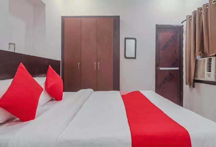 Hotelli Capital O 81107  Sai Palace