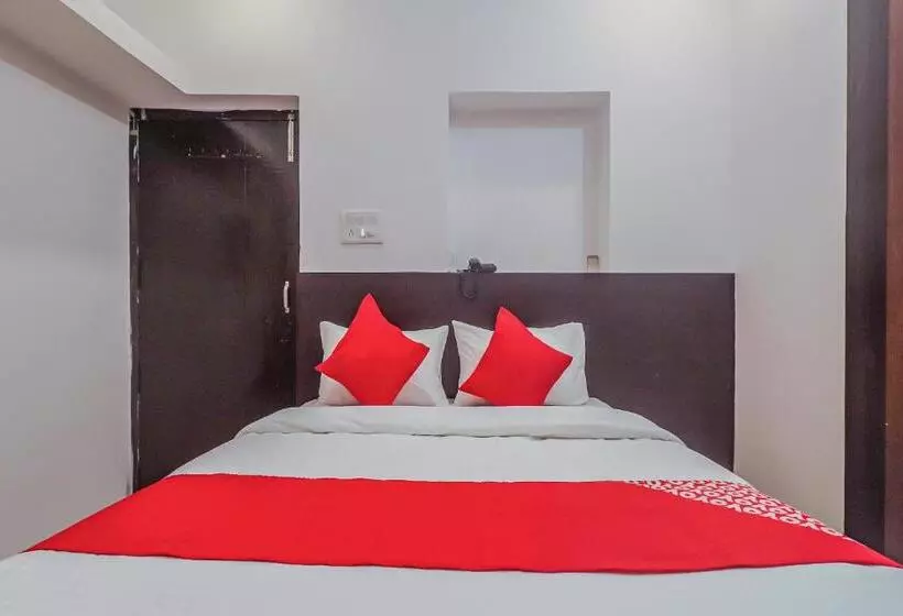 Hotelli Capital O 81107  Sai Palace