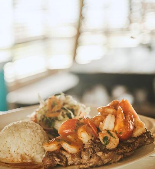 هتل El Embrujo Tintipan