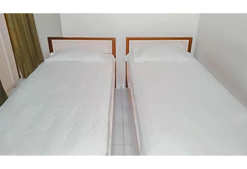 בית מלון כפרי Koolkost Syariah At Perumnas Bumi Teluk Jambe  Minimum Stay 30 Nights