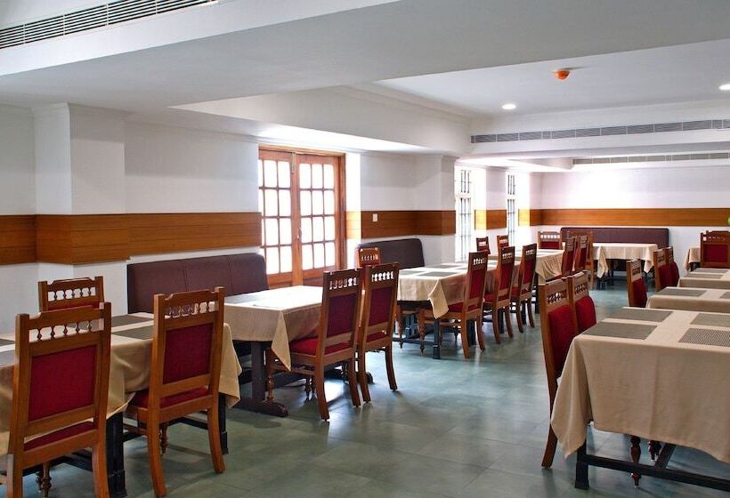 Hotel Malayalee Club