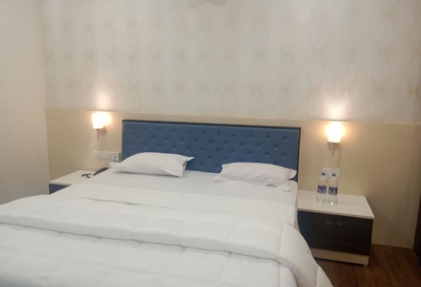 Hotel Malayalee Club