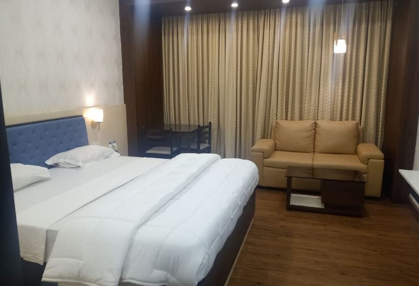 Hotel Malayalee Club