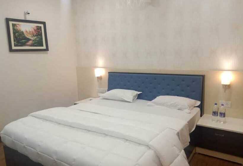 Hotel Malayalee Club