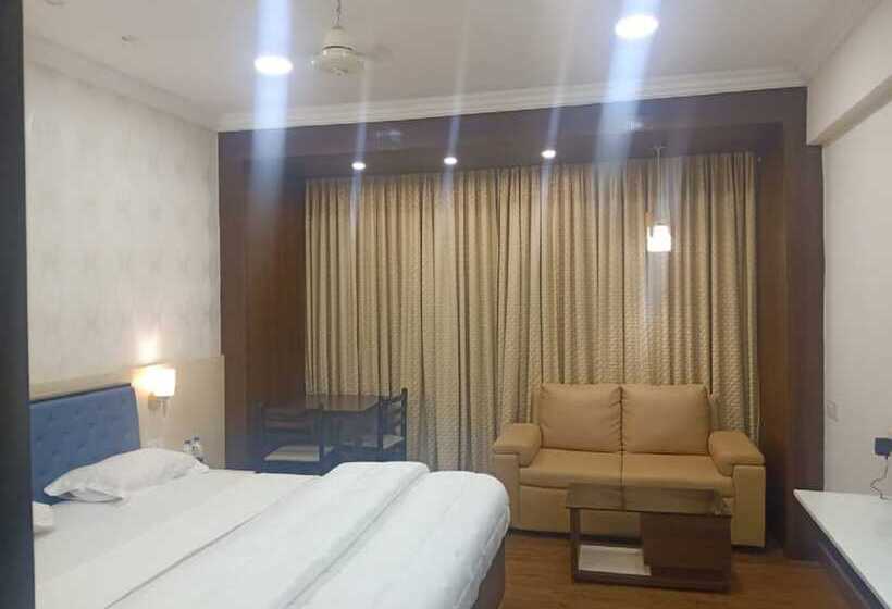 Hotel Malayalee Club