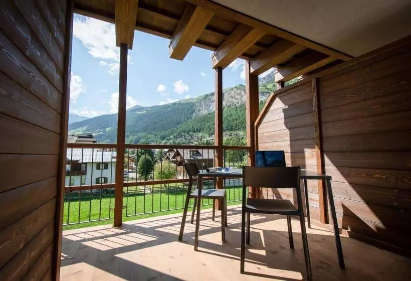 Nira Mountain Resort Futura