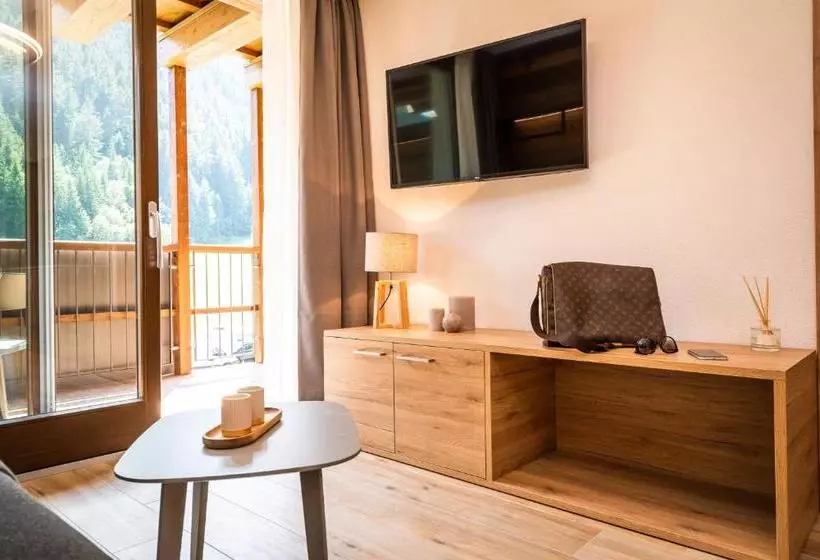 Nira Mountain Resort Futura
