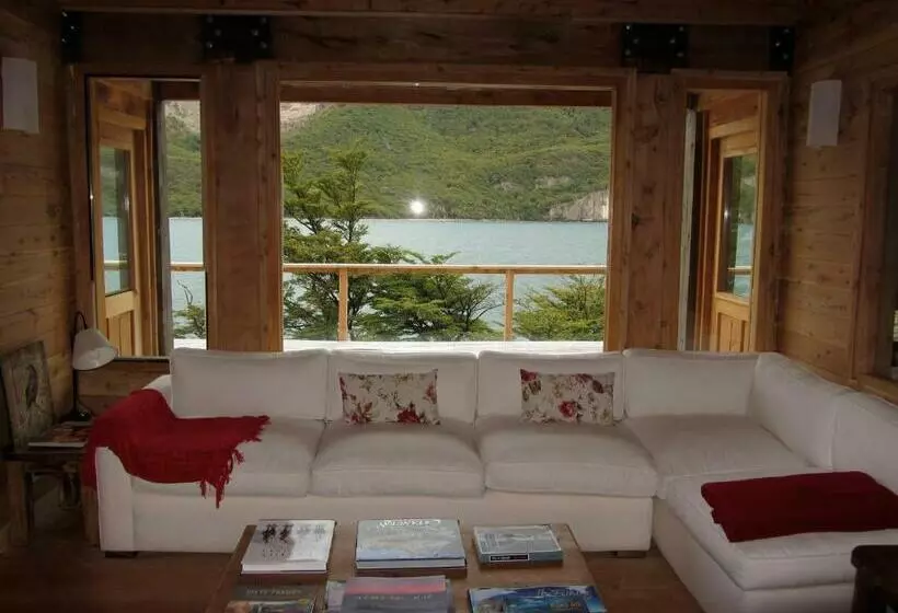 ホテル Aguas Arriba Lodge
