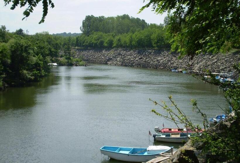 فندق Rezovo Family