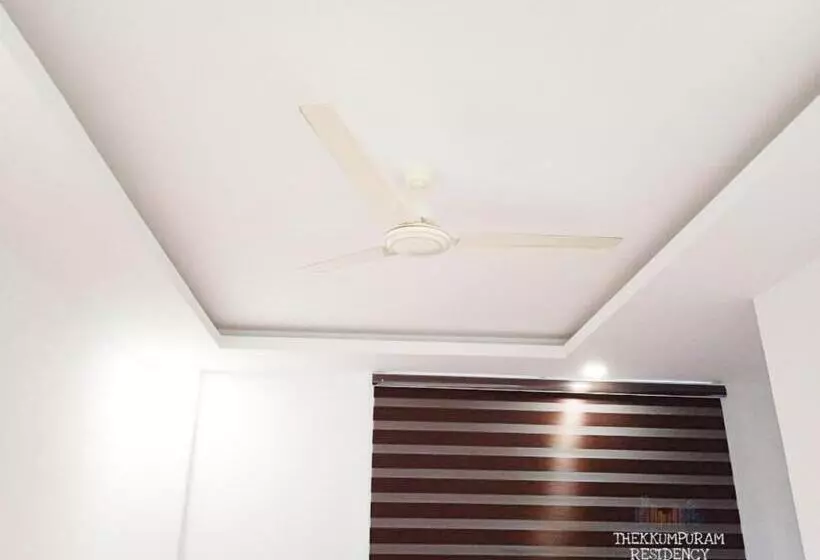 ホテル Thekkumpuram Residency