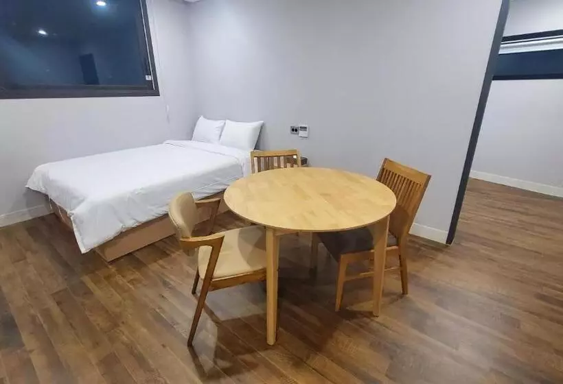 Aroomi Hotel Hyupjae