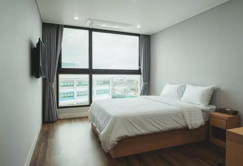 Aroomi Hotel Hyupjae