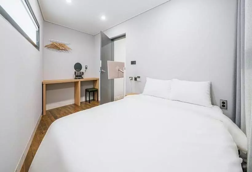 Aroomi Hotel Hyupjae