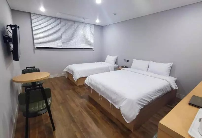 Aroomi Hotel Hyupjae