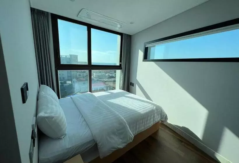 Aroomi Hotel Hyupjae