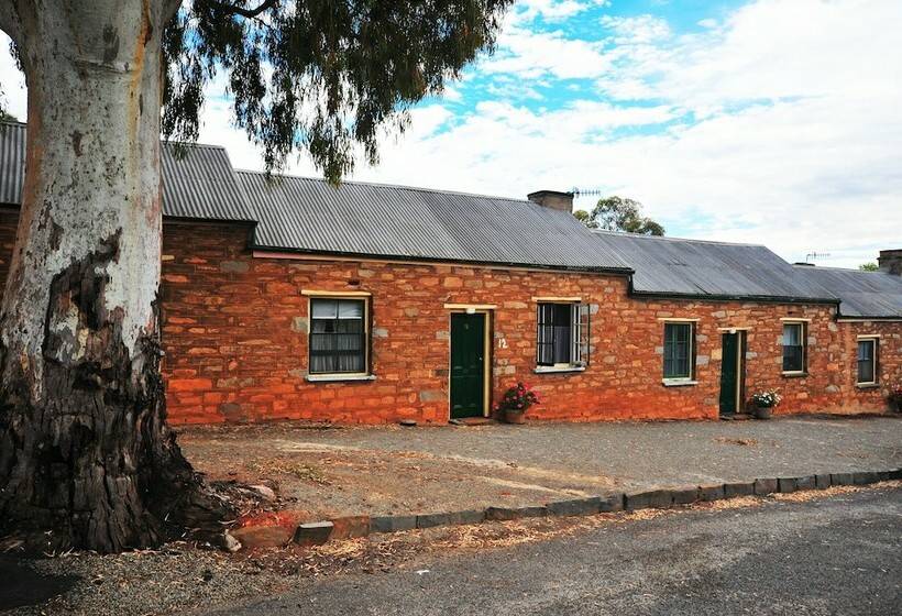 Bed and Breakfast Emma Tiver Heritage Cottage