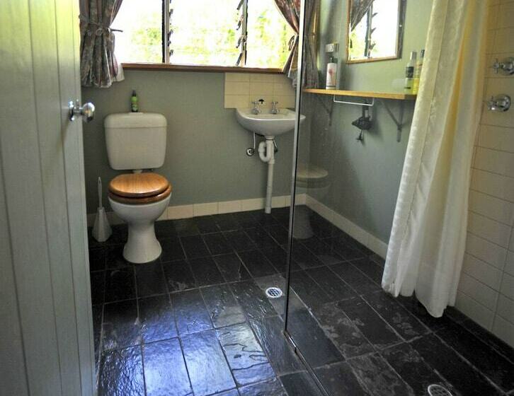 Bed and Breakfast Emma Tiver Heritage Cottage