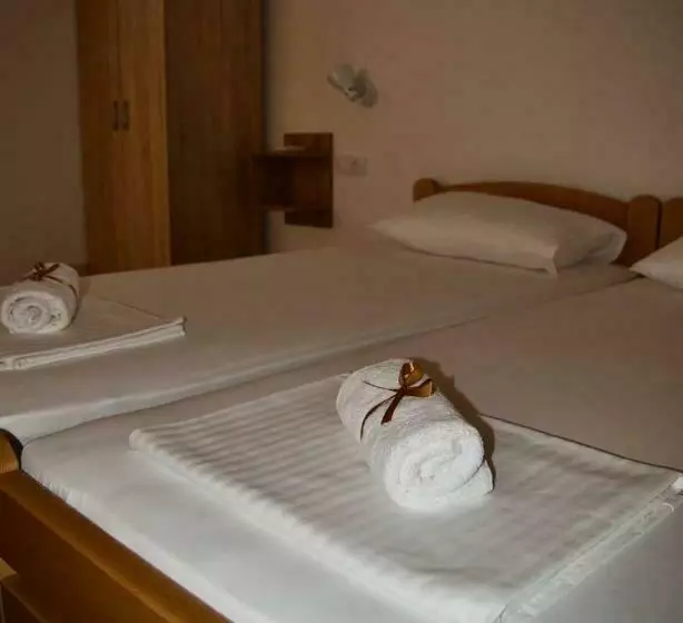 ユースホステル Villa Klara