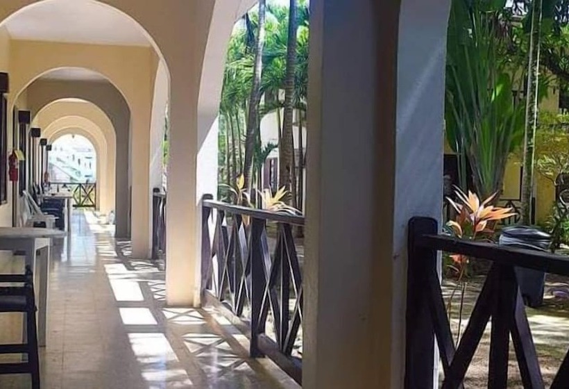 هتل Ambitious Resort