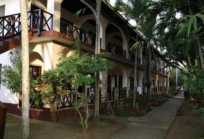 هتل Ambitious Resort