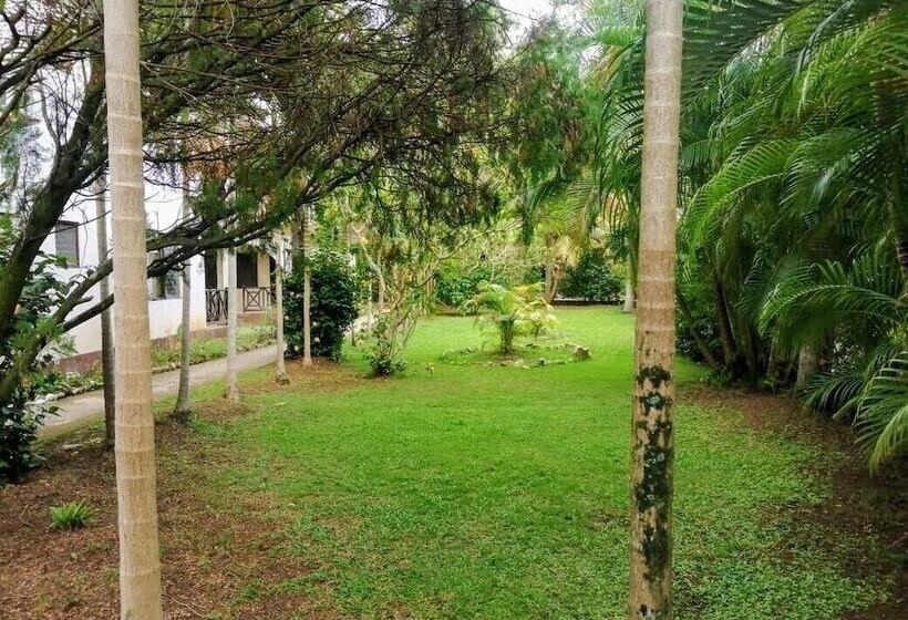 هتل Ambitious Resort