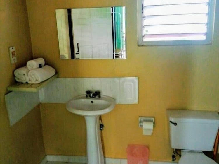 هتل Ambitious Resort