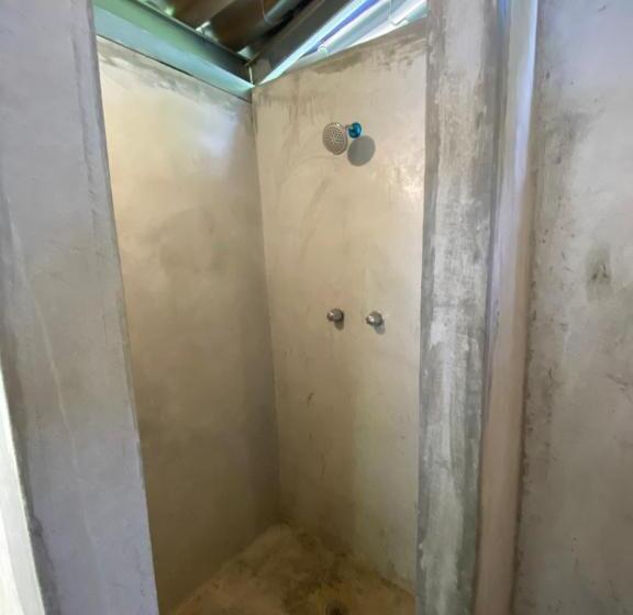 Отель Breathe Healing & Wellness