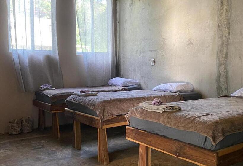 Отель Breathe Healing & Wellness