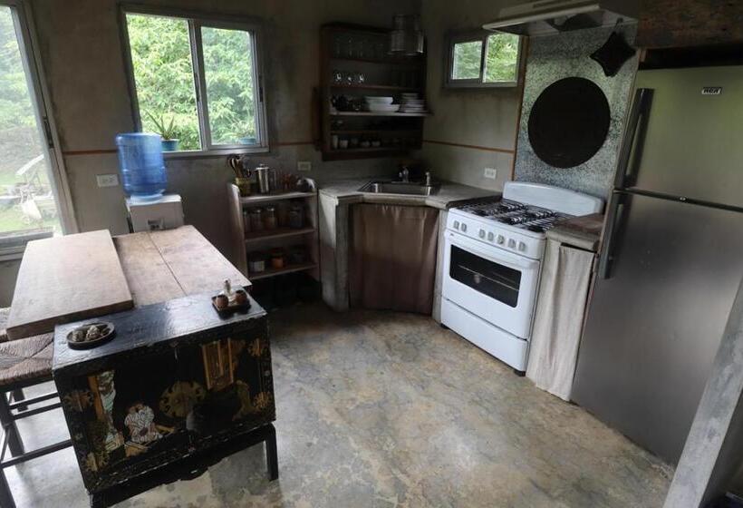 Отель Breathe Healing & Wellness