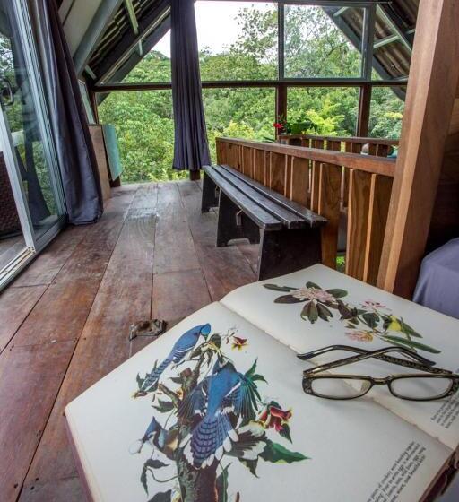 Отель Breathe Healing & Wellness