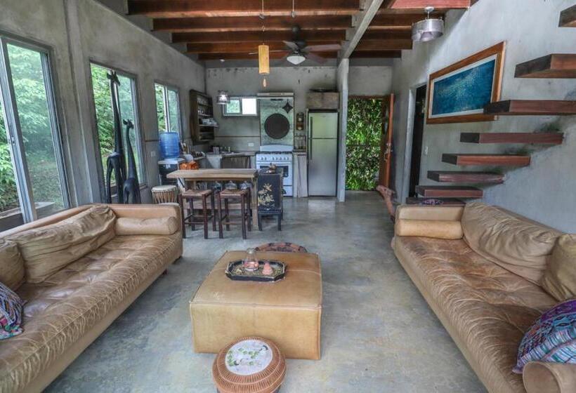 Отель Breathe Healing & Wellness