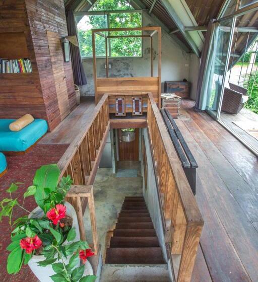 Отель Breathe Healing & Wellness