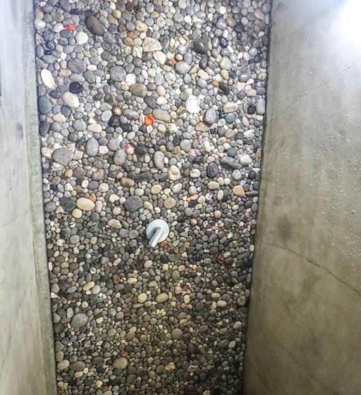 Отель Breathe Healing & Wellness