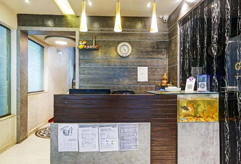 בית מלון כפרי Capital O 23720 Yogiraj Inn