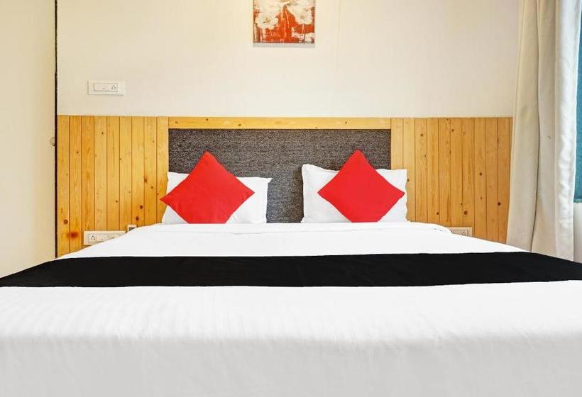 בית מלון כפרי Capital O 23720 Yogiraj Inn