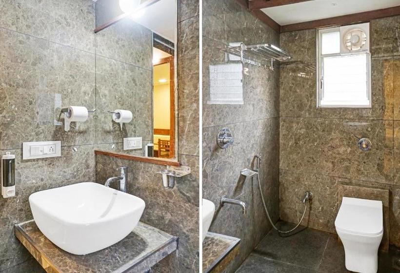 בית מלון כפרי Capital O 23720 Yogiraj Inn