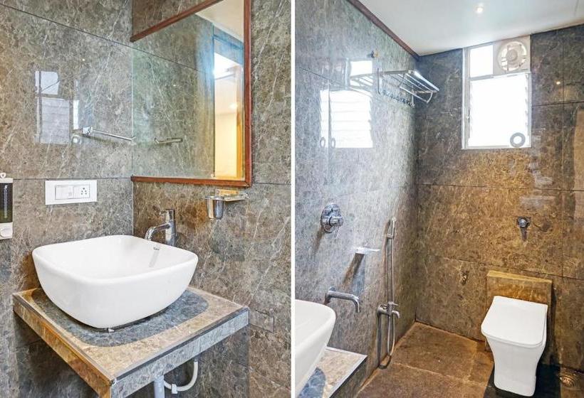 בית מלון כפרי Capital O 23720 Yogiraj Inn