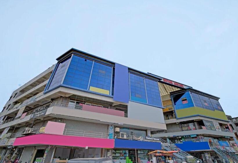 酒店 Collection O 81614 Rudrajyot